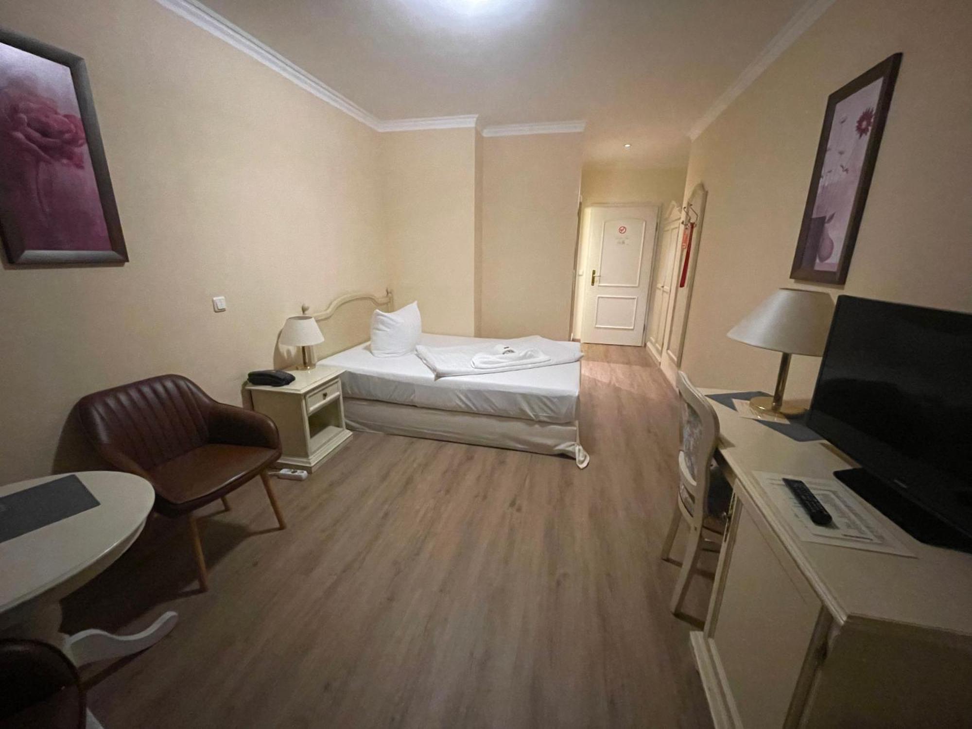 Hotel Bellevue Warnemuende Rostock Exteriör bild